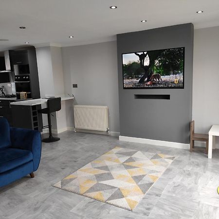 South Ockendon Elegant 3-Bedroom Home, Sleeps Up To 5 Guest. מראה חיצוני תמונה