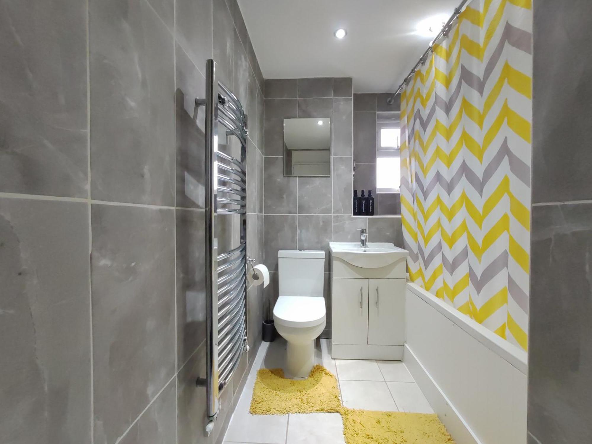 South Ockendon Elegant 3-Bedroom Home, Sleeps Up To 5 Guest. מראה חיצוני תמונה